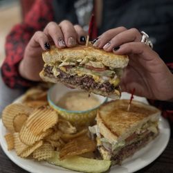 The Gritzmaker - Grilled cheese burger