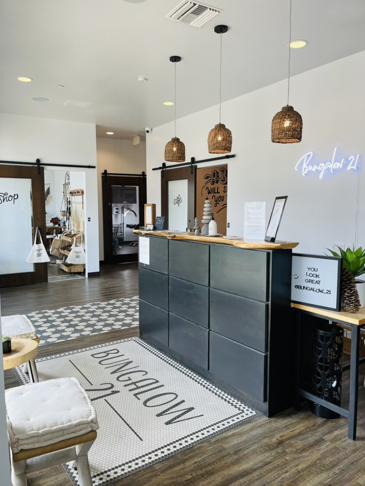 BUNGALOW 21 128 Photos & 79 Reviews Hair Salons 5777 Las Virgenes