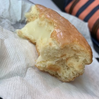 Donut Palace - Delicious cream filled donut - Bakeries Near Me - Buda, Texas