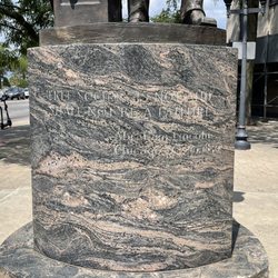 Lincoln Statue