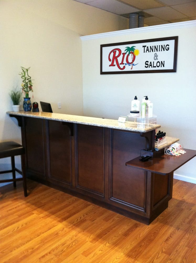 RIO TANNING & SALON Updated August 2024 17 Photos & 29 Reviews 1958 Main St, Watsonville