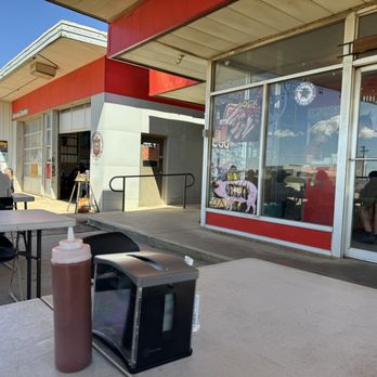 Pitforks and Smokerings BBQ - Waiting for lunch - Barbeque Near Me - Slaton, Texas Pitforks and Smokerings BBQ - Waiting for lunch - Barbeque Near Me - Slaton, Texas