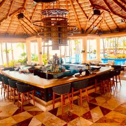 One & Only Palmilla - Bar area