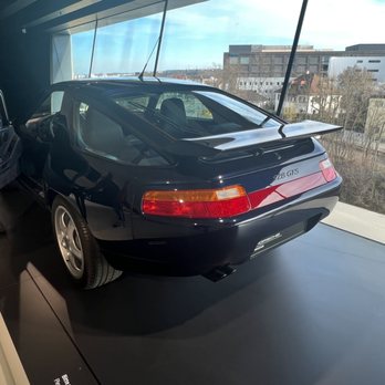 Porsche Museum - 928 GTS - Museums Near Me - Stuttgart, BW