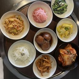 Side dishes (banchan) Side dishes (banchan)