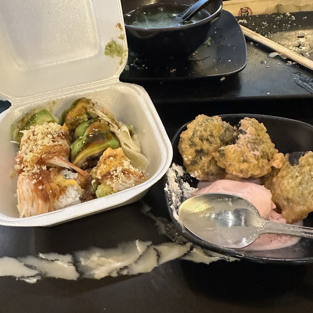 Fried Oreos with strawberry ice cream on right. Half of a shaggy dog and Pasadena roll on the left Fried Oreos with strawberry ice cream on right. Half of a shaggy dog and Pasadena roll on the left
