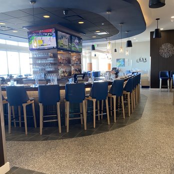 SpringHill Suites by Marriott Boston Logan Airport Revere Beach - Restaurant downstairs - Hotels Near Me - Revere, Massachusetts