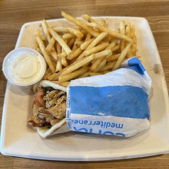 Luna Grill Moorpark - Chicken Pita - Mediterranean Near Me - Moorpark, California