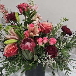Ivy Threads - Fresh flowers