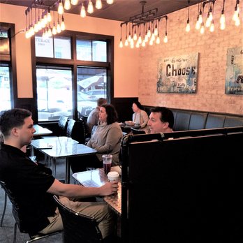 Zing Cafe - dining area - Breakfast & Brunch Near Me - Carmel, Indiana
