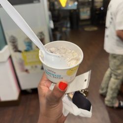 Marble Slab Creamery - COOKIES & CREAM