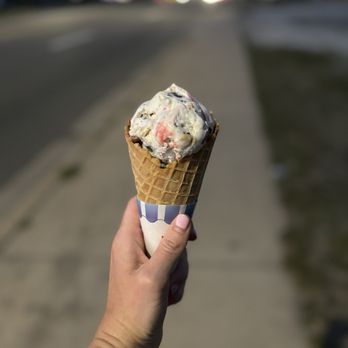 OINK’S ICE CREAM AND YOGURT - Updated August 2025 - 211 Photos & 293 ...