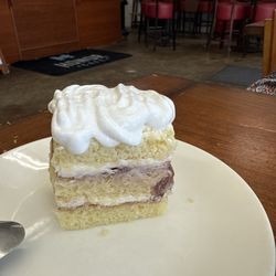 Honor Cafe - Strawberry shortcake