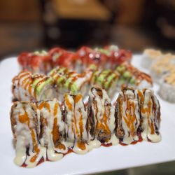 Inaka Sushi - Volcano roll, Dinosaur Roll, Lucky Roll