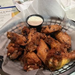 FINS Seafood & Dive Bar - Jamaican jerk wings. Real good