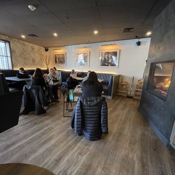 Heirloom - people sitting at tables in a restaurant - Breakfast & Brunch Near Me - Weston, Massachusetts
