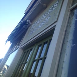 Seaside Boutique And Besds - Sign