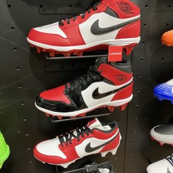 Soccer shoes