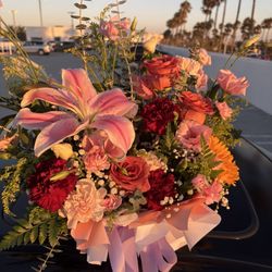 Lily Flower Shop - Flower arrangement