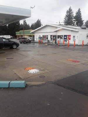 JACKPOT FOOD MART - CLOSED - Updated July 2025 - 12807 Des