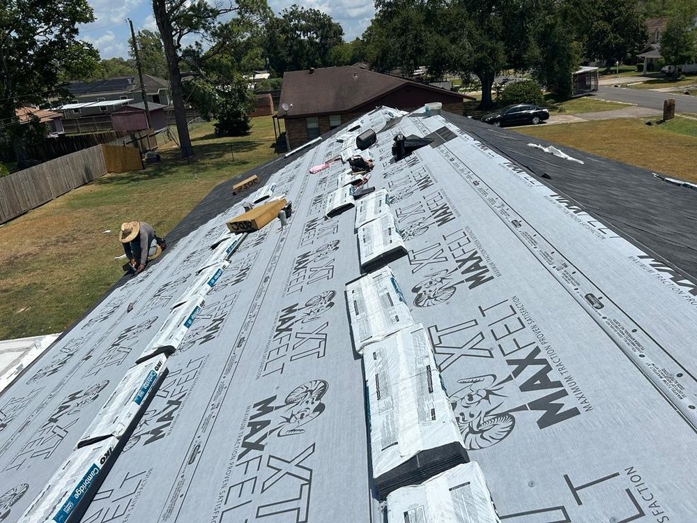Slide of Joe’s Roofing