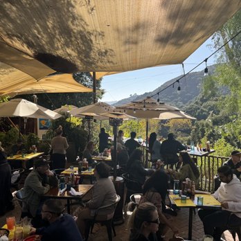 Cafe on 27 - Patio - Breakfast & Brunch Near Me - Topanga, California
