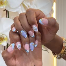 Lush Nail Studio - Tori