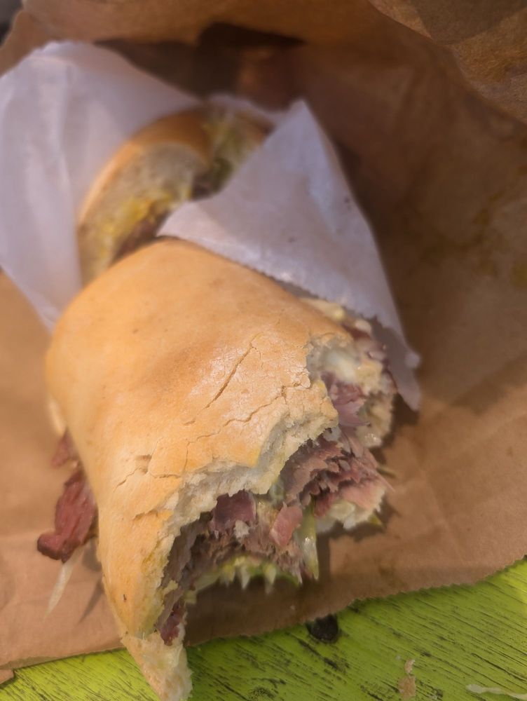 LUIGI’S BBQ & DELI Updated August 2024 20 Photos & 13 Reviews 101