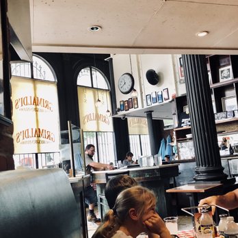 A Slice of Brooklyn Bus Tours - Grimaldi's Dining area/bar - Bus Tours Near Me - Brooklyn, New York A Slice of Brooklyn Bus Tours - Grimaldi's Dining area/bar - Bus Tours Near Me - Brooklyn, New York