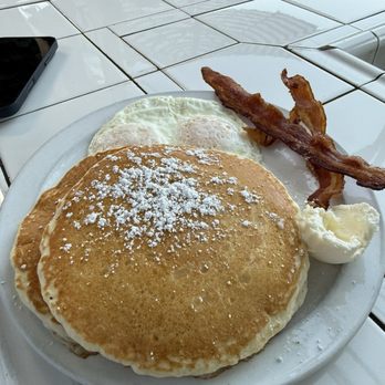 Kihei Caffe - Pancake meal - Hawaiian Near Me - Kihei, Hawaii Kihei Caffe - Pancake meal - Hawaiian Near Me - Kihei, Hawaii