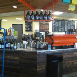 Steam & Squeeze - The front of the area that provides their additional sweetner options.