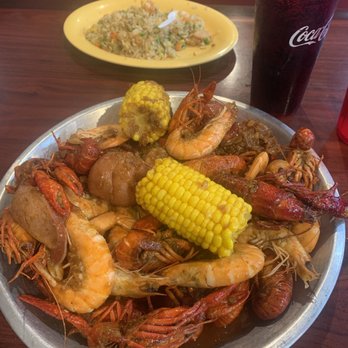 LA Spicy Crawfish - Crawfish, shrimp in spicy garlic sauce - Cajun/Creole Near Me - Houston, Texas