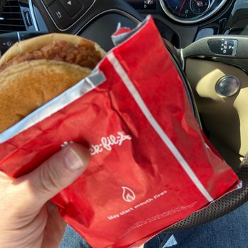 Chick-fil-A - I got the wrong damned chicken sandwich cause they take order before you get to the menu. - Fast Food Near Me - Flemington, New Jersey