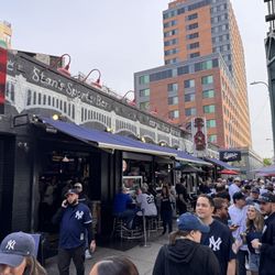 Stan's Sports Bar - View from the street.