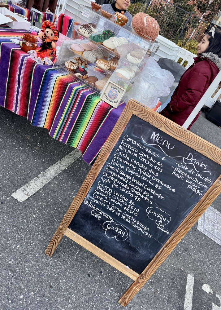 Food from Dulce Dreams Cafe