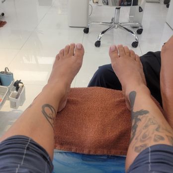 Utopia Nail & Spa - Spa toe bath - Nail Salons Near Me - Gardena, California
