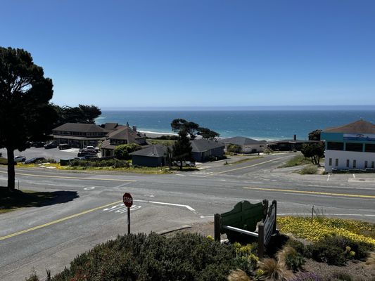 Cove Azul Bar & Grill by null