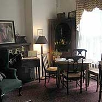 Beech Tree Inn - Dining Area - Bed & Breakfast Near Me - Brookline, Massachusetts