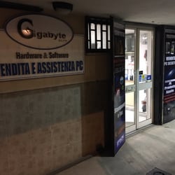 Gigabyte Store - Ingresso locale