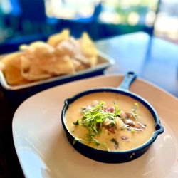 The Cliffdiver - Queso and chips
