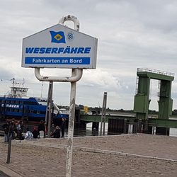 Weserfähre - Fähre ist gerade gekommen...Glück gehabt