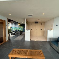 Elite Experience: REJUUV-N Contrast Therapy Retreat - Showers and view