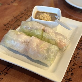 Pho La Cay - Summer roll.  Too much lettuce.  Too little shrimp and meat. - Vietnamese Near Me - Columbia, Maryland