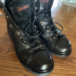 Soles revalued and boots polished Soles revalued and boots polished