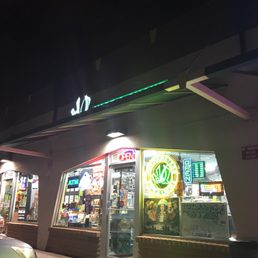Headquarters Vape and Smoke Headquarters Vape and Smoke