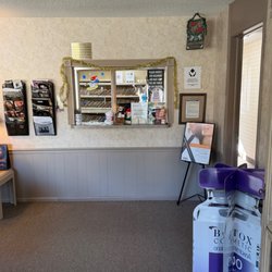 Associated Dermatologists - Front desk