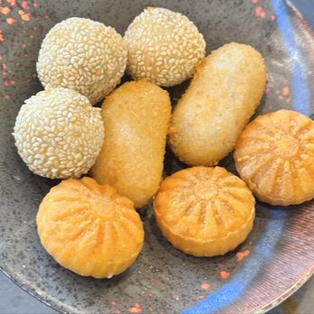 Must Be Cow - Love these desserts, except for the longer one.  Way too sweet but love the mochi texture - Korean Near Me - Citrus Heights, California