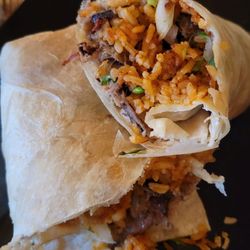 Smokehouse Sports Bar & Grill - Smokin' Mexican burrito (with pork)