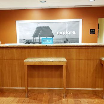 Hampton Inn Hampton-Newport News - Check in/out counter - Hotels Near Me - Hampton, Virginia Hampton Inn Hampton-Newport News - Check in/out counter - Hotels Near Me - Hampton, Virginia