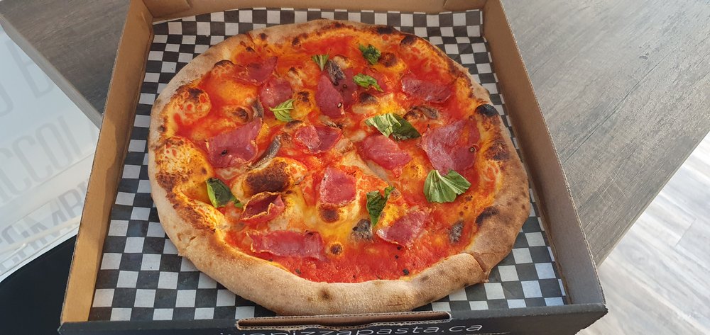 Vivo Pizza + Pasta Logo